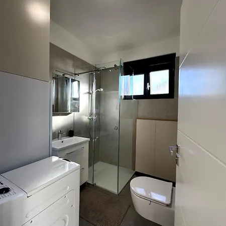 Sea And Sky Penthouse, アパート