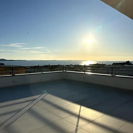 アパート Sea And Sky Penthouse, ザダル