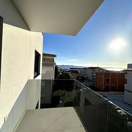 アパート Sea And Sky Penthouse, ザダル