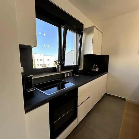 Sea And Sky Penthouse, アパート
